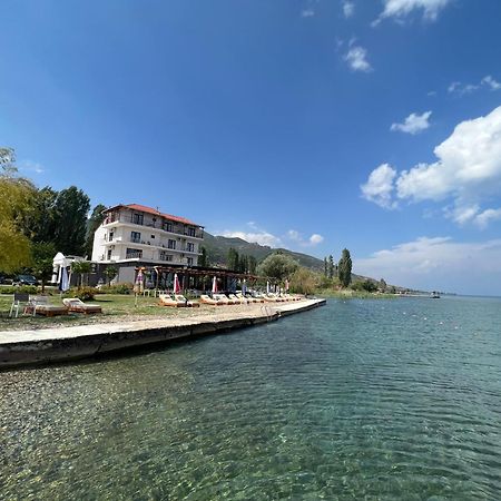 Hotel Victoria Memlishte Екстериор снимка
