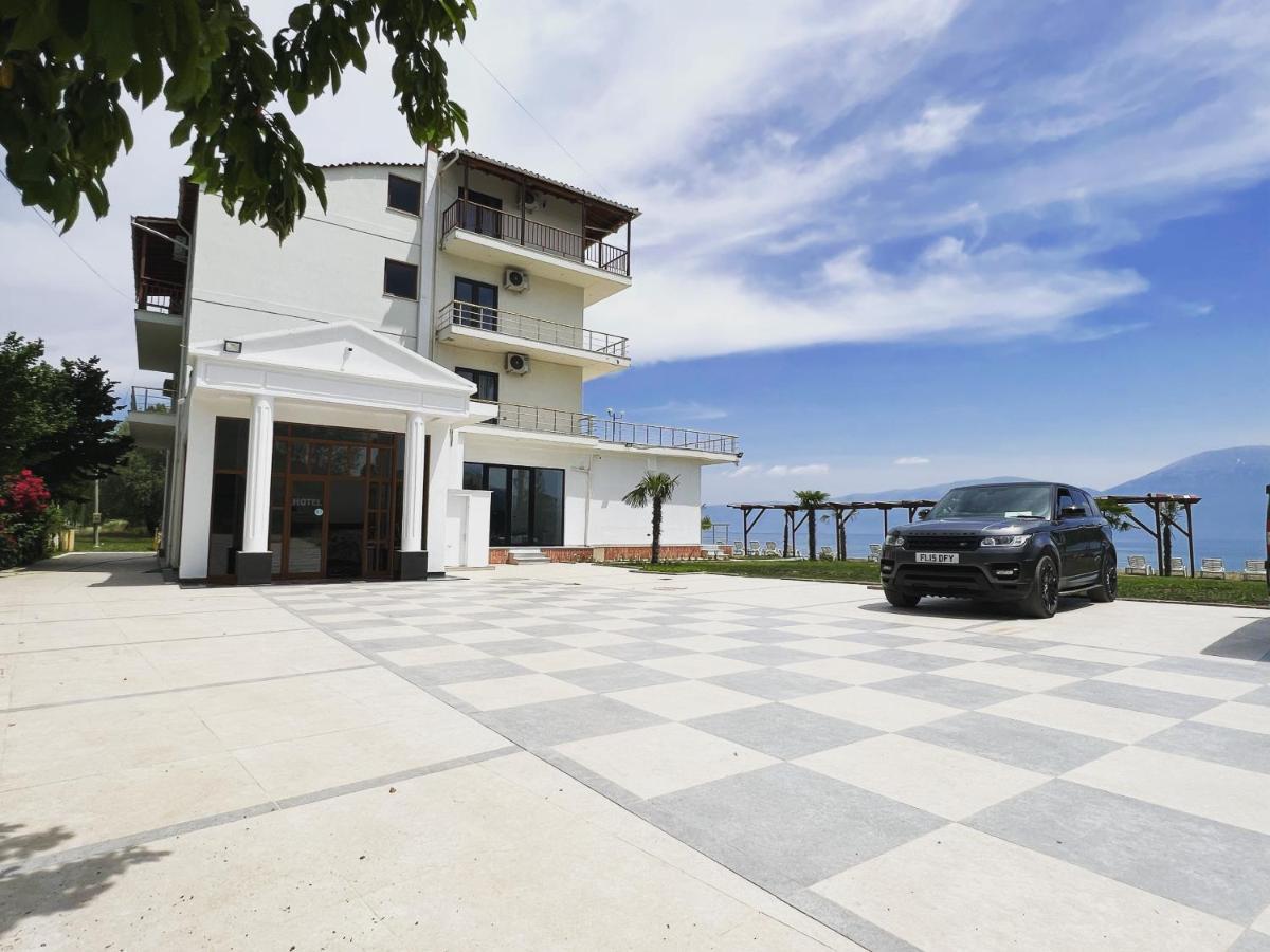Hotel Victoria Memlishte Екстериор снимка
