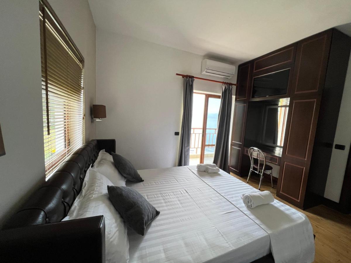 Hotel Victoria Memlishte Екстериор снимка