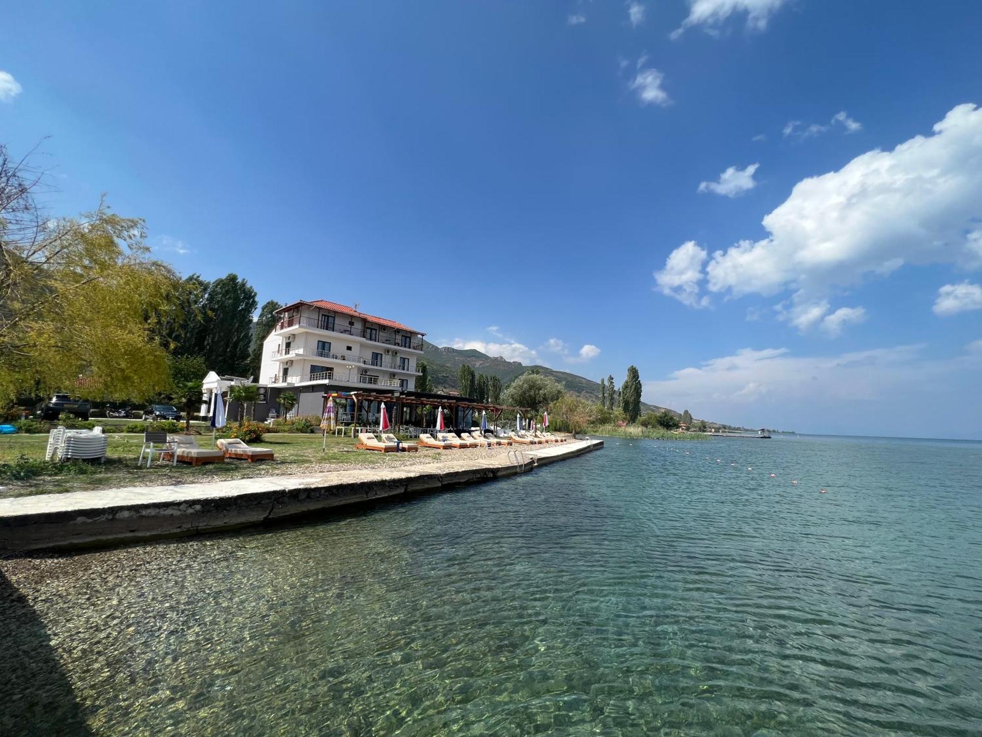 Hotel Victoria Memlishte Екстериор снимка