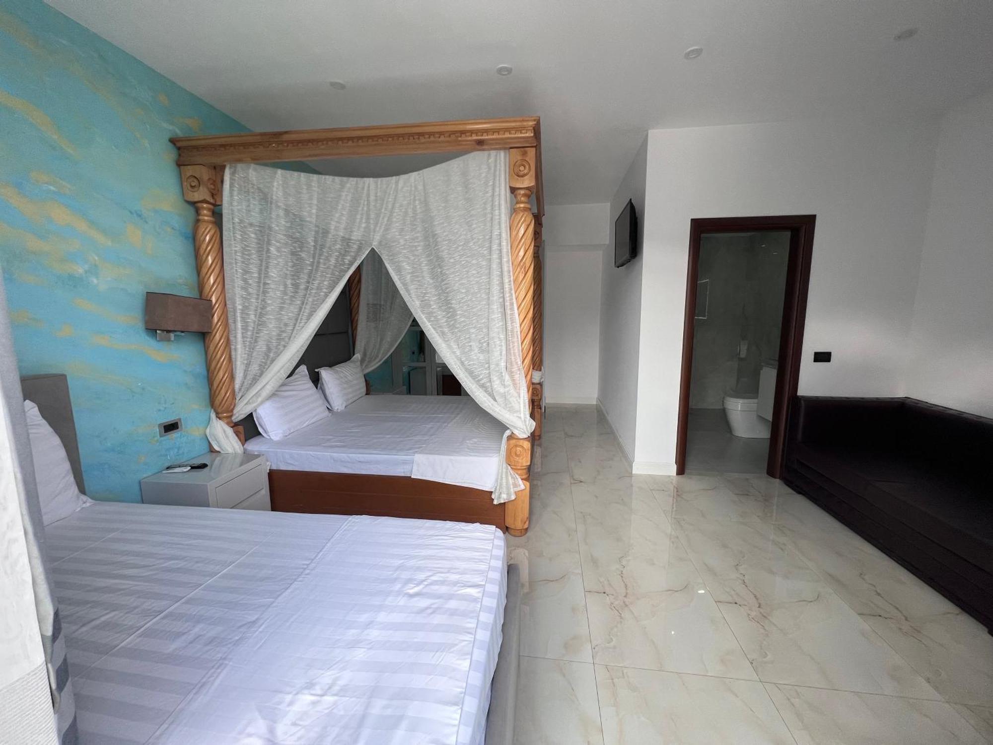 Hotel Victoria Memlishte Екстериор снимка