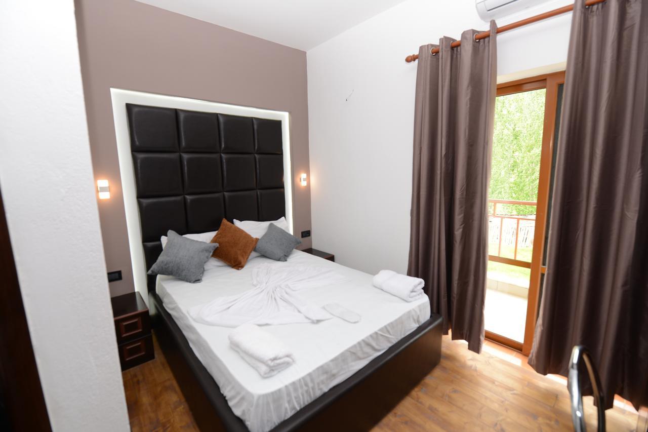 Hotel Victoria Memlishte Екстериор снимка
